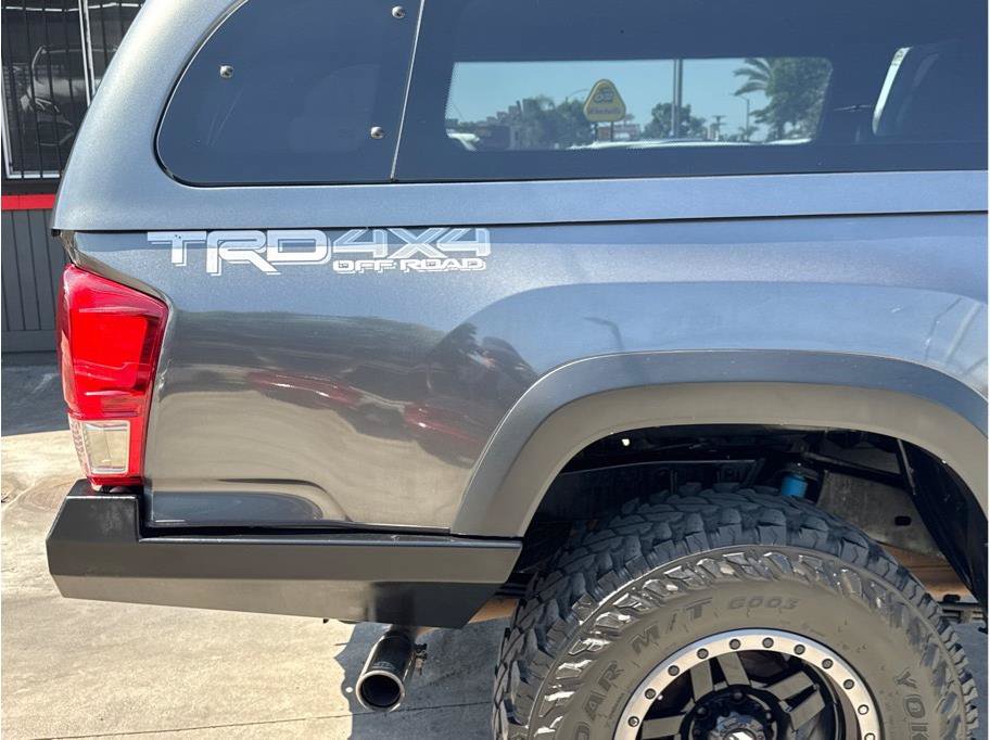 Used 2017 Toyota Tacoma TRD Off-Road w/ Tow Package AWD/4WD image 45
