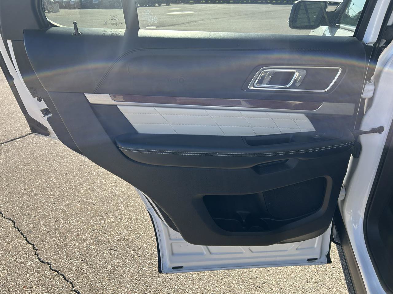 Used 2018 Ford Explorer Platinum AWD/4WD image 14