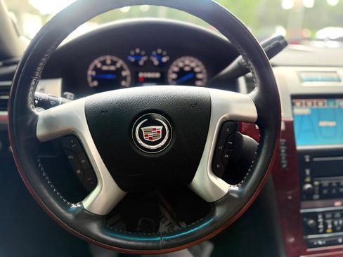 Used 2008 Cadillac Escalade AWD image 11