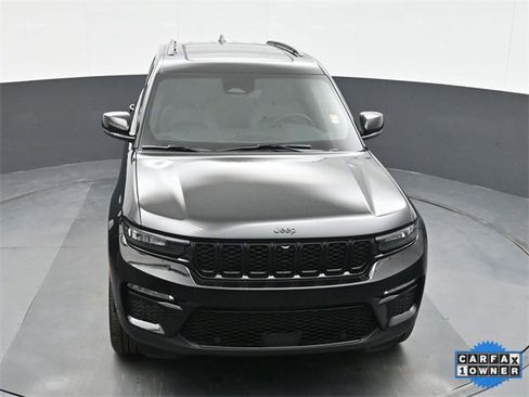 Used 2025 Jeep Grand Cherokee Limited w/ Luxury Tech Group II image 32