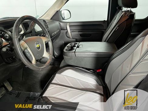 Used 2011 Chevrolet Silverado 1500 LT AWD/4WD image 9