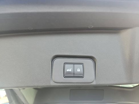 Used 2021 Nissan Rogue Platinum image 14