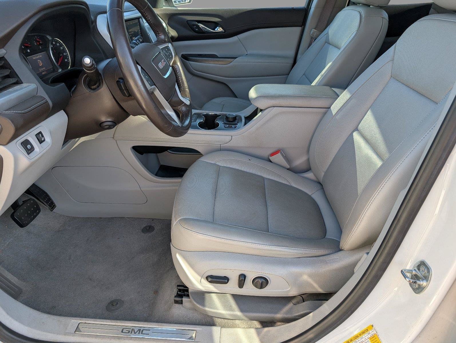 Used 2020 GMC Acadia SLT w/ Premium Package FWD image 12