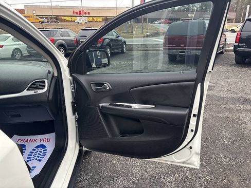 Used 2019 Dodge Journey SE w/ Connectivity Group image 17