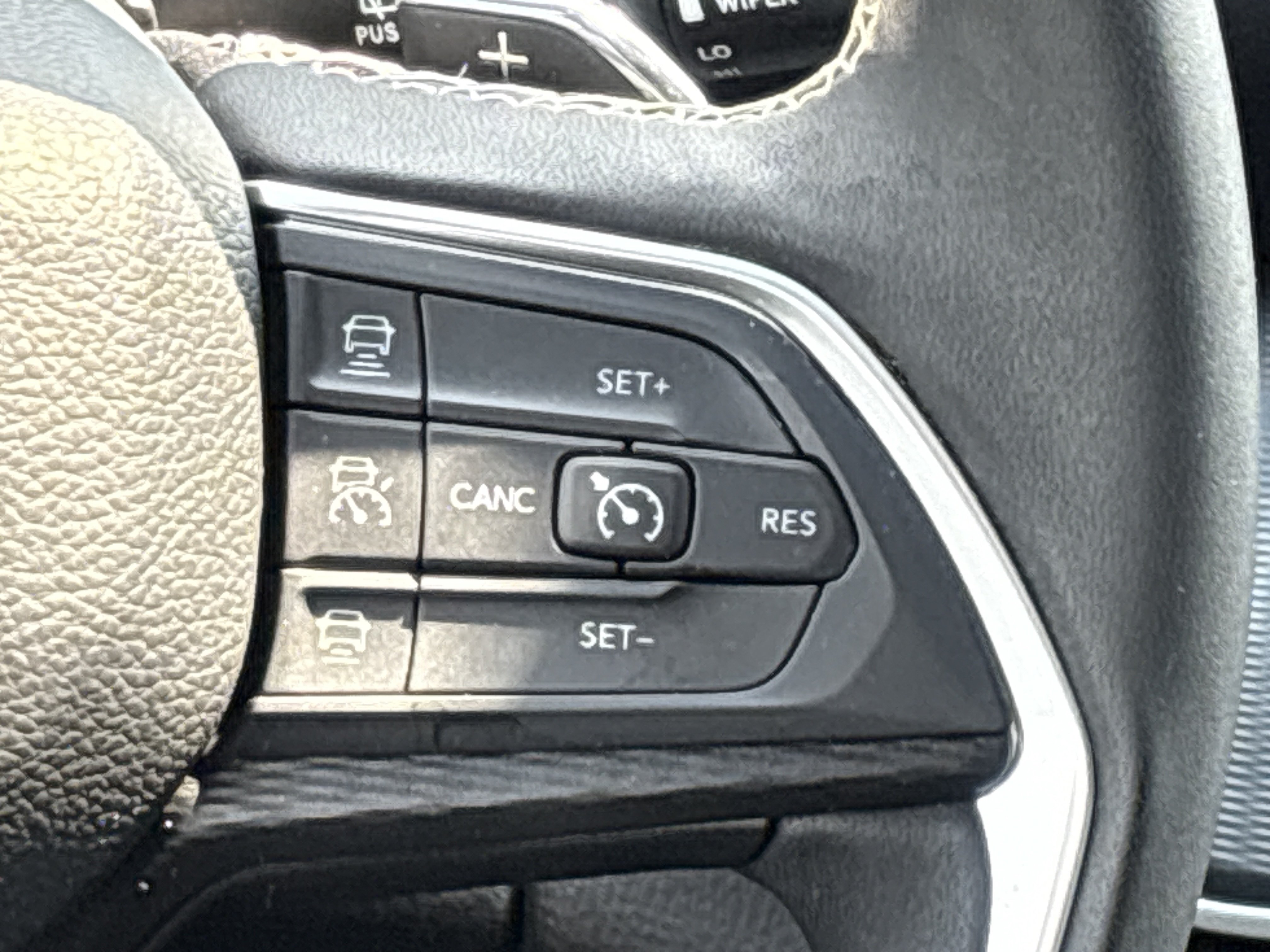 Used 2025 Jeep Grand Cherokee Altitude AWD/4WD image 23