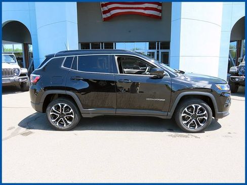 Used 2023 Jeep Compass Limited w/ Sun and Sound Group AWD/4WD image 2