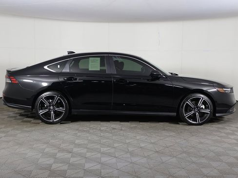 Used 2025 Honda Accord Sport image 19