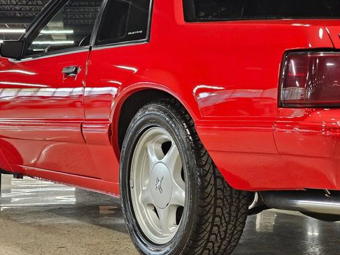 Used 1988 Ford Mustang LX image 29