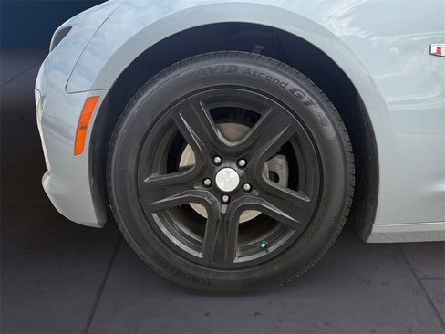 Used 2023 Chevrolet Camaro LT image 9