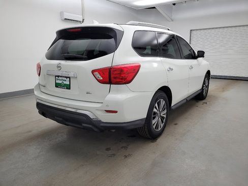 Used 2019 Nissan Pathfinder SL image 9