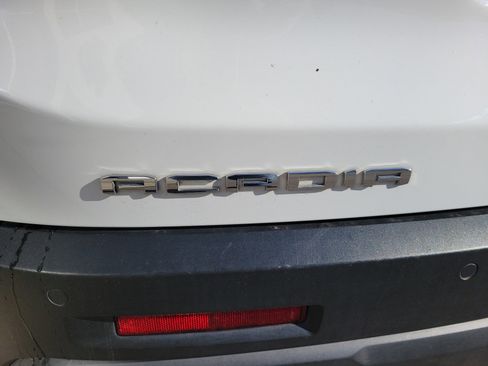 Used 2022 GMC Acadia AT4 w/ Technology Package image 10