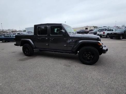 Used 2024 Jeep Gladiator Willys image 6