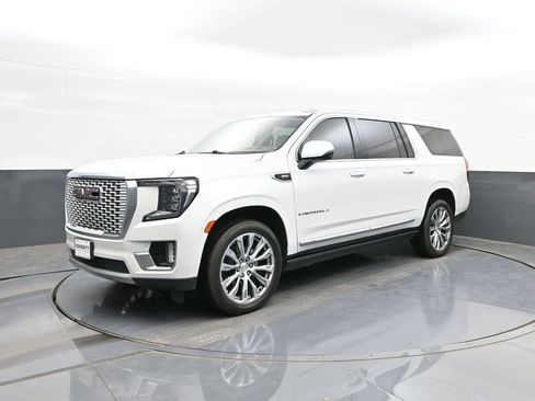 Used 2021 GMC Yukon XL Denali w/ Denali Premium Package RWD image 34