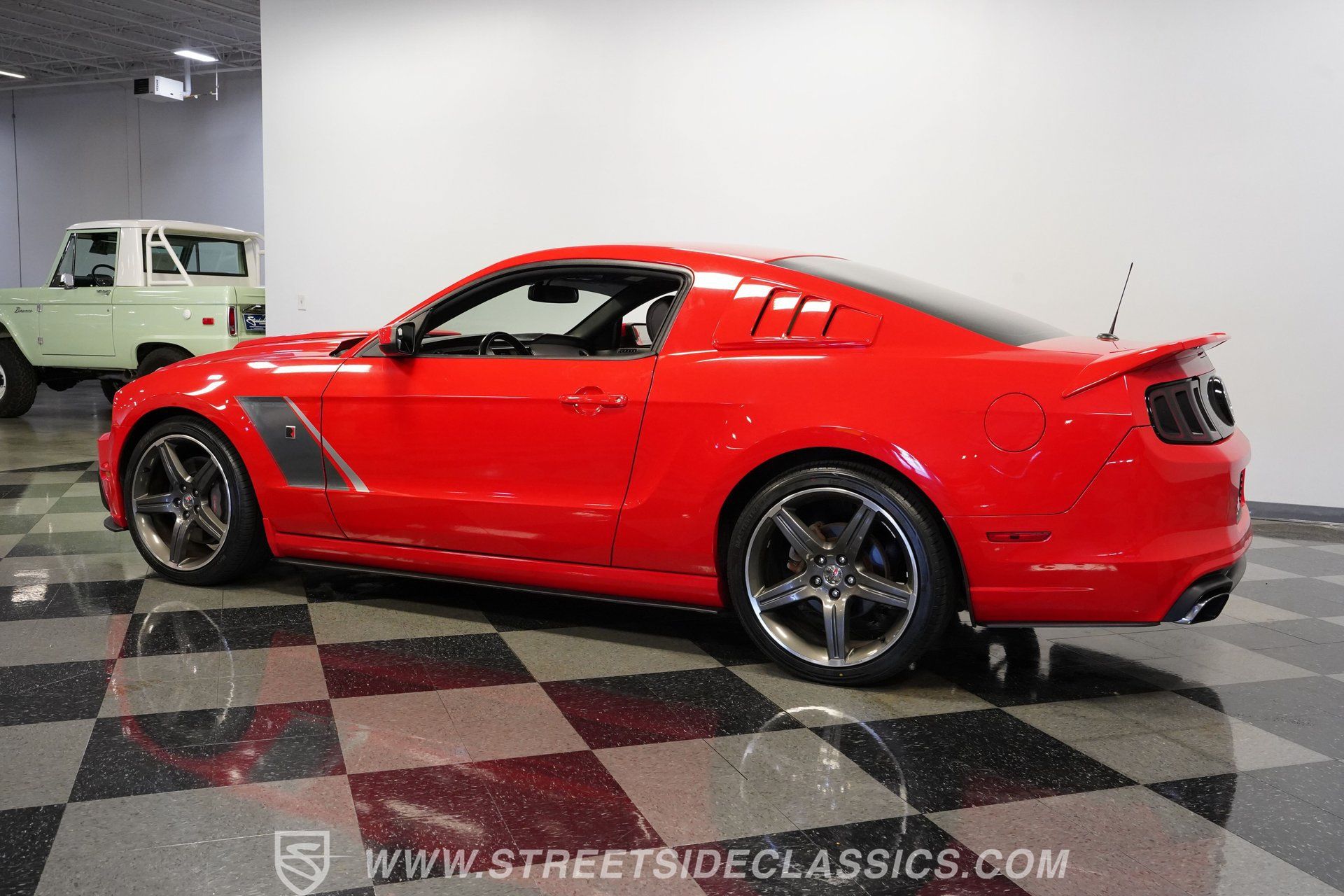 Used 2014 Ford Mustang GT Premium w/ GT Track Package RWD image 9
