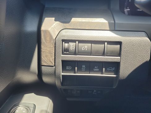 Used 2024 Toyota Tacoma Limited w/ Limited Package (LT) AWD/4WD image 30