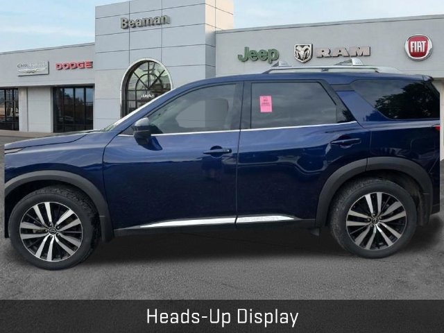 Used 2024 Nissan Pathfinder Platinum FWD image 5