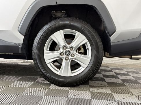 Used 2020 Toyota RAV4 XLE w/ Convenience Package AWD/4WD image 11