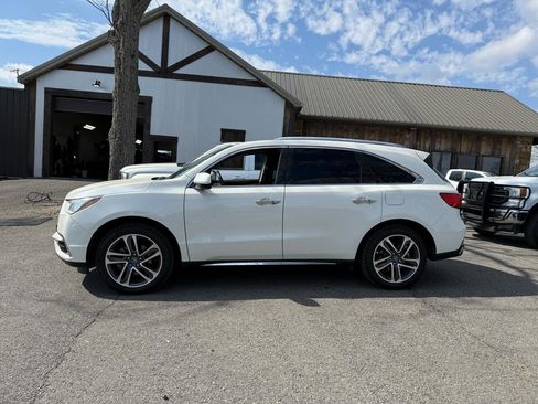 Used 2017 Acura MDX w/ Advance Package image 2