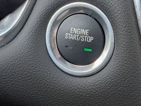 Used 2023 Chevrolet Traverse LT FWD image 34