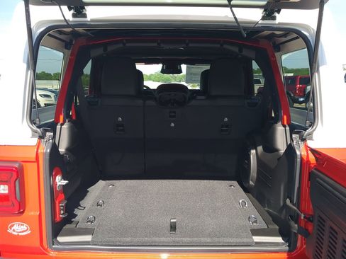 New 2026 Jeep Wrangler Unlimited Sahara AWD/4WD image 11