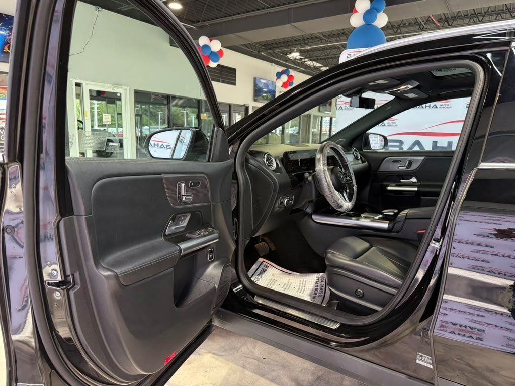 Used 2023 Mercedes-Benz GLA 250 4MATIC w/ Premium Package image 25