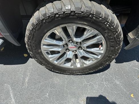 Used 2019 GMC Sierra 1500 Denali w/ Technology Package AWD/4WD image 8