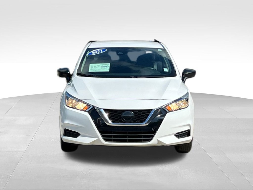 Used 2021 Nissan Versa S FWD image 2