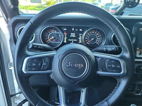 Used 2022 Jeep Gladiator Overland w/ Popular Equipment Package AWD/4WD image 28