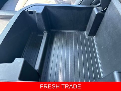 Used 2022 Chevrolet Tahoe Z71 w/ Z71 Off-Road Package AWD/4WD image 34