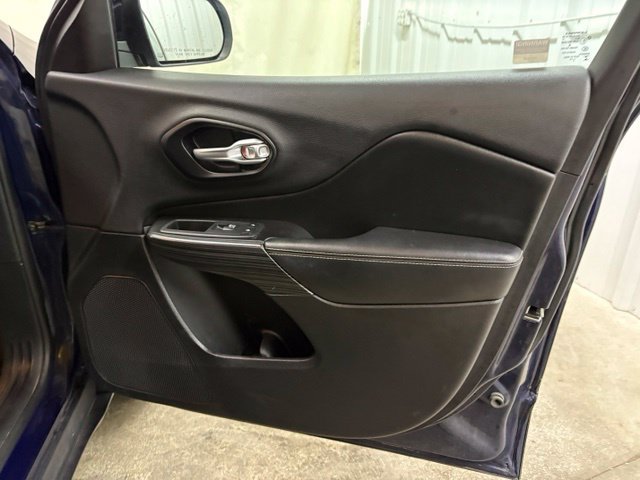 Used 2014 Jeep Cherokee Limited AWD/4WD image 29