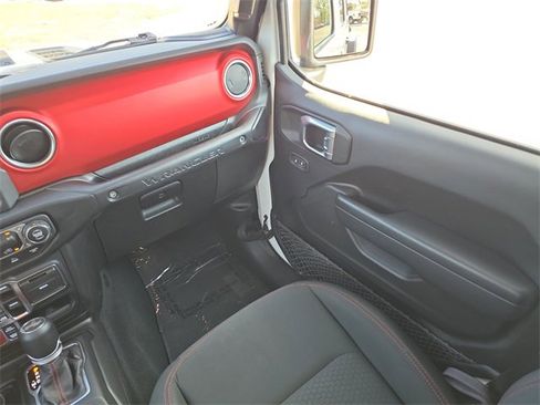 Certified 2022 Jeep Wrangler Unlimited Rubicon w/ Safety Group image 12