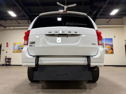 Used 2019 Dodge Grand Caravan SE image 19