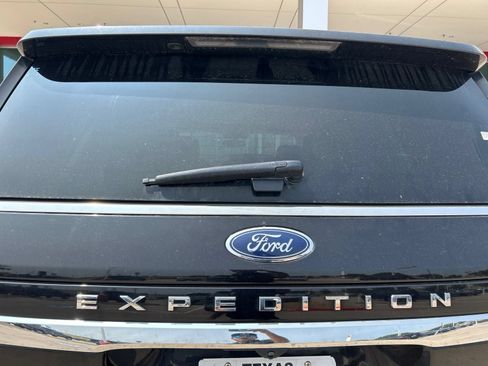 Used 2024 Ford Expedition Limited RWD image 10
