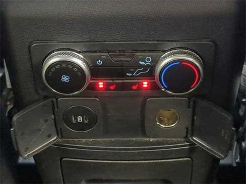 Used 2024 Ford Explorer Limited image 18