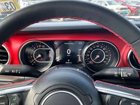 Used 2023 Jeep Gladiator Rubicon w/ Cold Weather Group image 25