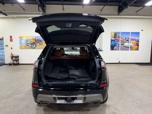 Used 2019 Jeep Cherokee Overland w/ Technology Group image 21