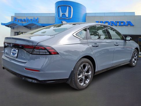 Used 2023 Honda Accord EX-L image 7