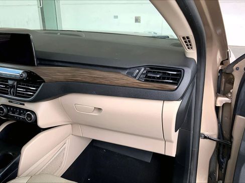 Used 2020 Ford Escape Titanium AWD/4WD image 21