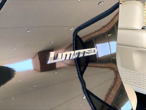 Used 2018 Toyota 4Runner Limited AWD/4WD image 10