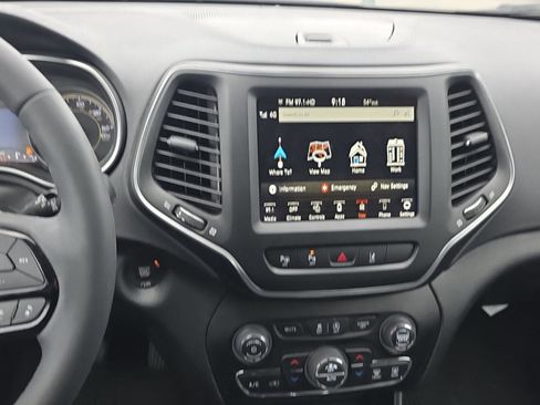 Used 2023 Jeep Cherokee Altitude Lux w/ Mopar Interior Package AWD/4WD image 17