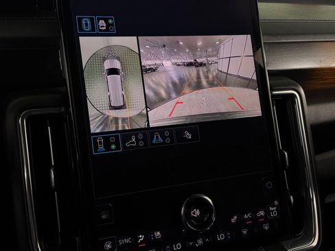 Used 2025 GMC Yukon XL Denali image 22