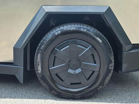 Used 2024 Tesla Cybertruck AWD Crew Cab image 19