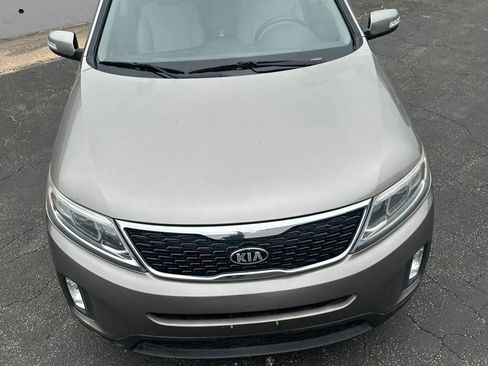 Used 2015 Kia Sorento LX image 3