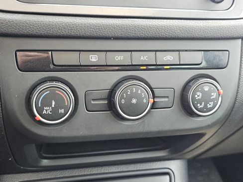 Used 2013 Volkswagen Tiguan S AWD/4WD image 10