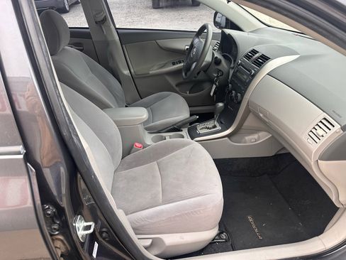 Used 2010 Toyota Corolla image 8