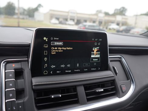 Used 2023 GMC Yukon SLT w/ SLT Premium Package image 14