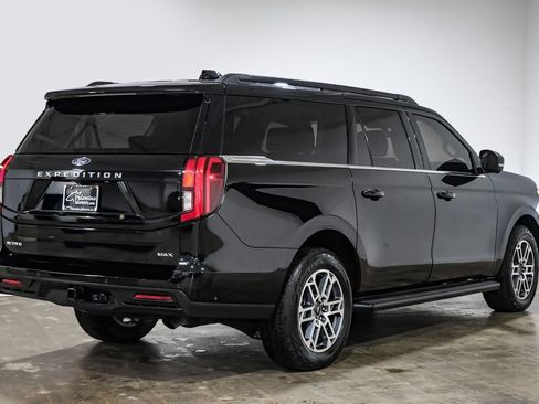 Used 2025 Ford Expedition Max Active AWD/4WD image 10