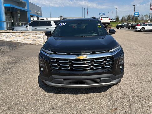 Used 2025 Chevrolet Equinox LT w/ Convenience Package II AWD/4WD image 2