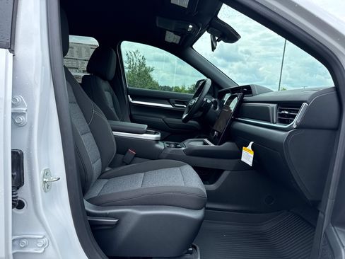 New 2026 GMC Terrain Elevation w/ Black Edition FWD image 3