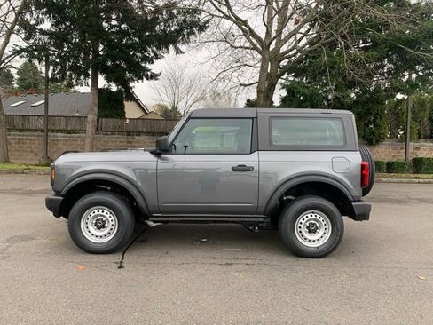 New 2025 Ford Bronco Base image 2